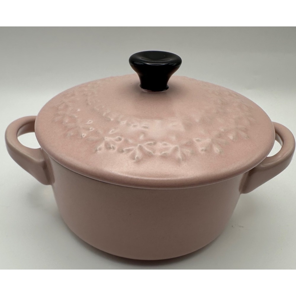 Le Creuset Pink Fleur Embossed Stoneware Mini Cocotte Round Casserole 21-31 NWOT